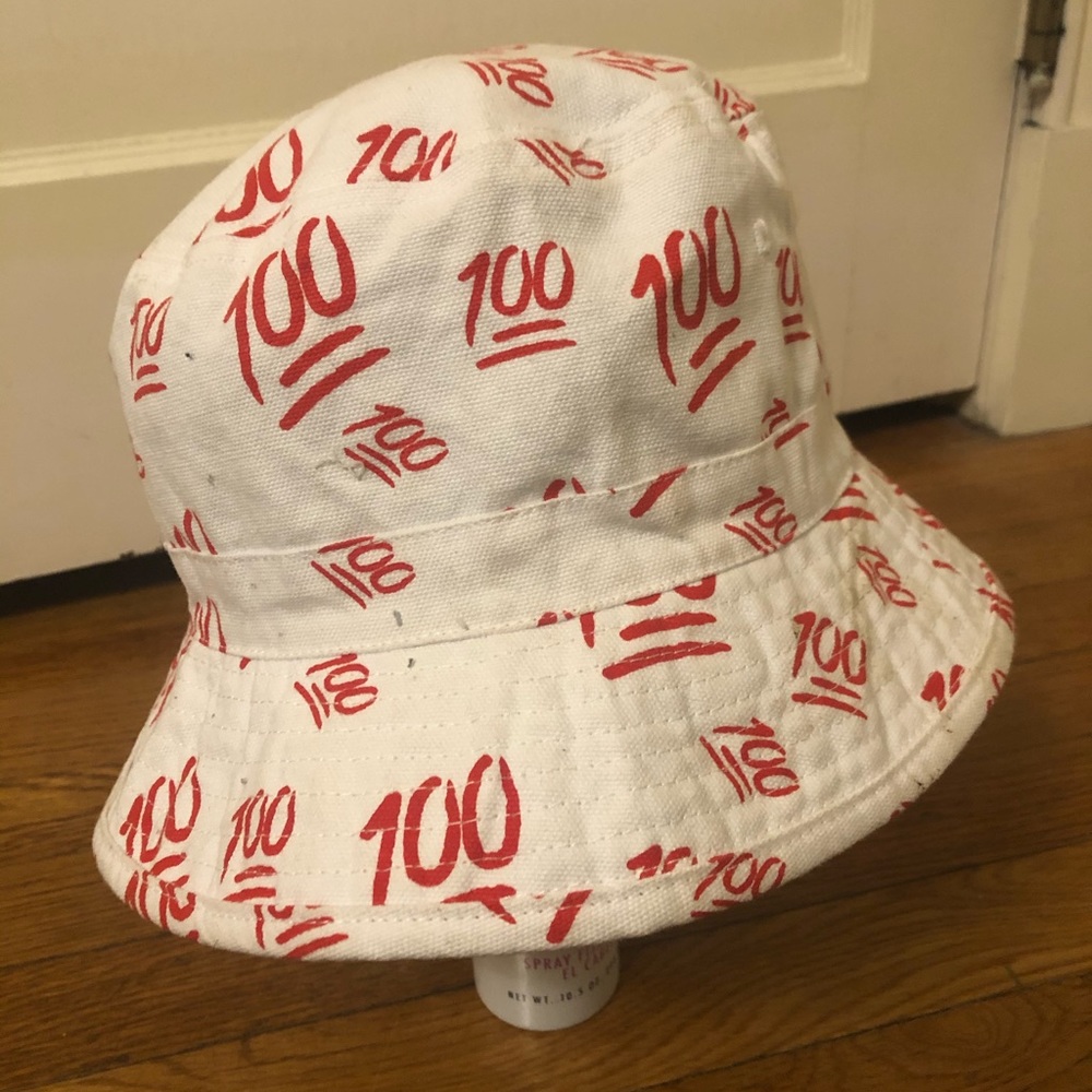Bucket Hat